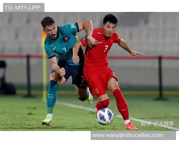 足球巨星逆袭之路：从青涩小将到全球瞩目传奇瞬间